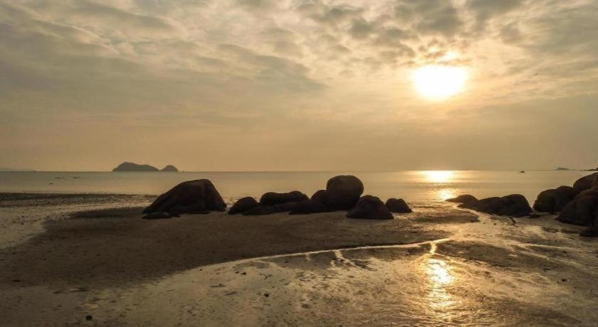 Phangan Cabana Resort Haad Son Buitenkant foto